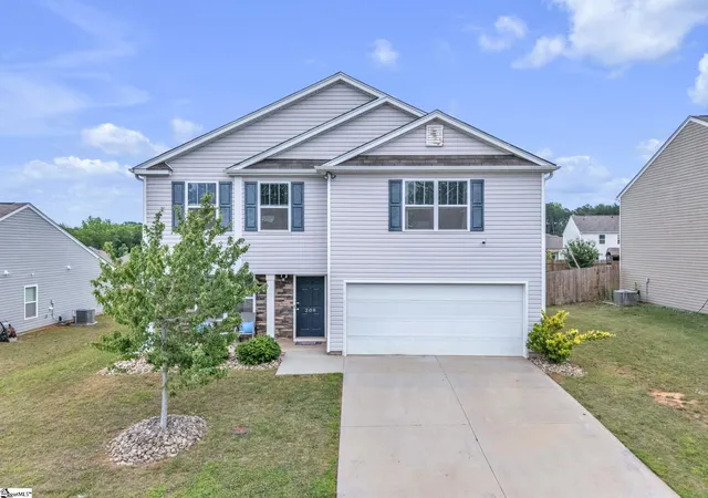 Photo 1 of Single family home for sale at 208 Bracken Woods Wy, Piedmont, SC 29673 | MLS# 1599213 | Listing updated on 2026-10-01