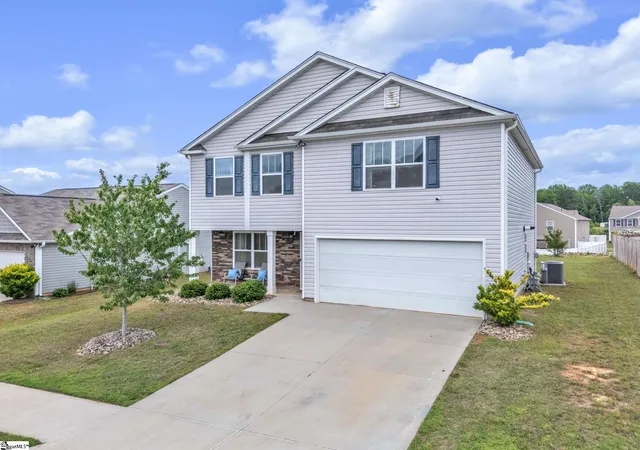 Photo 2 of Single family home for sale at 208 Bracken Woods Wy, Piedmont, SC 29673 | MLS# 1599213 | Listing updated on 2026-10-01