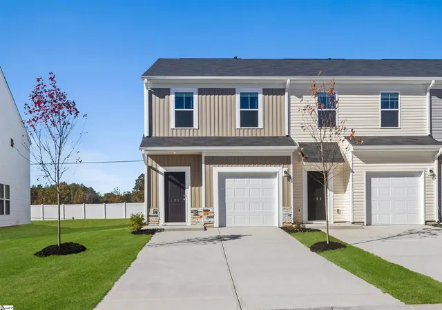 Photo 2 of Townhouse for sale at 305 Abingdon Wy, Greer, SC 29651 | MLS# 1598172 | Listing updated on 2026-08-14