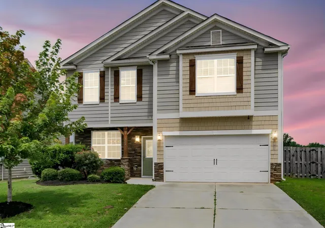 Photo 3 of Single family home for sale at 217 Lake Grove Rd, Simpsonville, SC 29681 | MLS# 1599326 | Listing updated on 2026-09-22