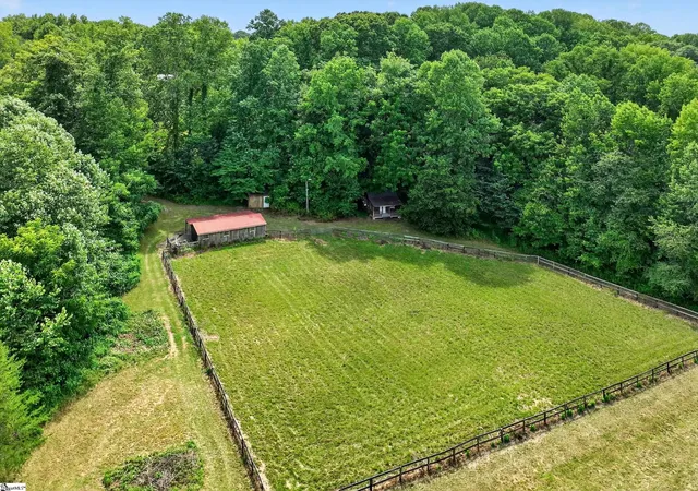 Photo 39 of Single family home for sale at 135 Pointe Dr, Campobello, SC 29322 | MLS# 1600643 | Listing updated on 2026-08-12