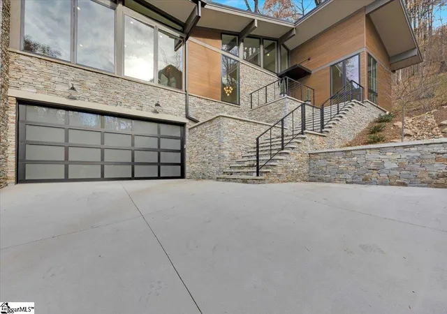 Photo 3 of Single family home for sale at 30 Windfaire Pass Ct, Greenville, SC 29609 | MLS# 1575465 | Listing updated on 2025-11-21