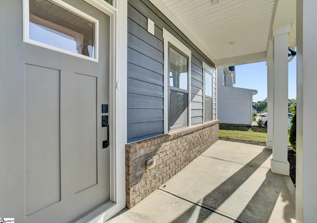 Photo 3 of Single family home for sale at 616 Vestrella Rd, Greenville, SC 29605 | MLS# 1589825 | Listing updated on 2026-07-30