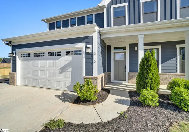 Photo 3 of Single family home for sale at 616 Vestrella Rd, Greenville, SC 29605 | MLS# 1589825 | Listing updated on 2026-07-30