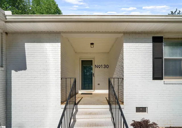 Photo 2 of Single family home for sale at 130 Daniel Dr, Anderson, SC 29626 | MLS# 1598652 | Listing updated on 2026-09-24
