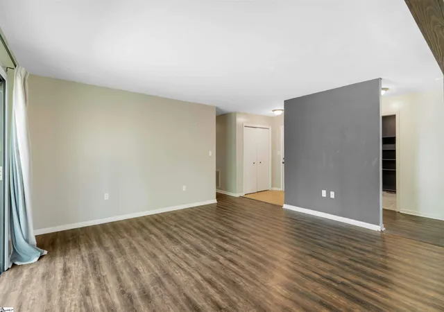 Photo 4 of Single family home for sale at 130 Daniel Dr, Anderson, SC 29626 | MLS# 1598652 | Listing updated on 2026-09-24