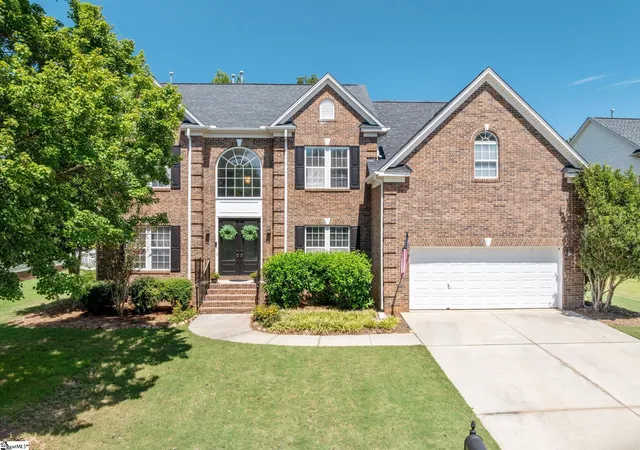 Photo 1 of Single family home for sale at 8 Green Bank Ln, Simpsonville, SC 29681 | MLS# 1602122 | Listing updated on 2026-08-27