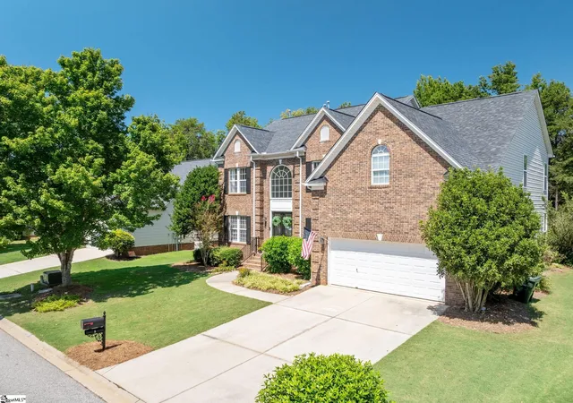 Photo 2 of Single family home for sale at 8 Green Bank Ln, Simpsonville, SC 29681 | MLS# 1602122 | Listing updated on 2026-08-27