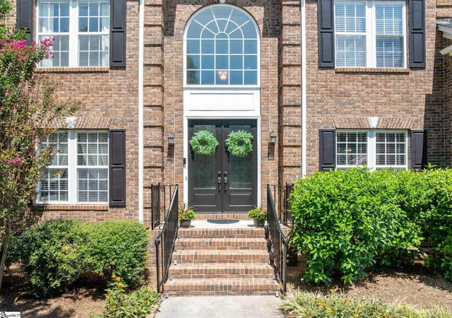 Photo 3 of Single family home for sale at 8 Green Bank Ln, Simpsonville, SC 29681 | MLS# 1602122 | Listing updated on 2026-08-27