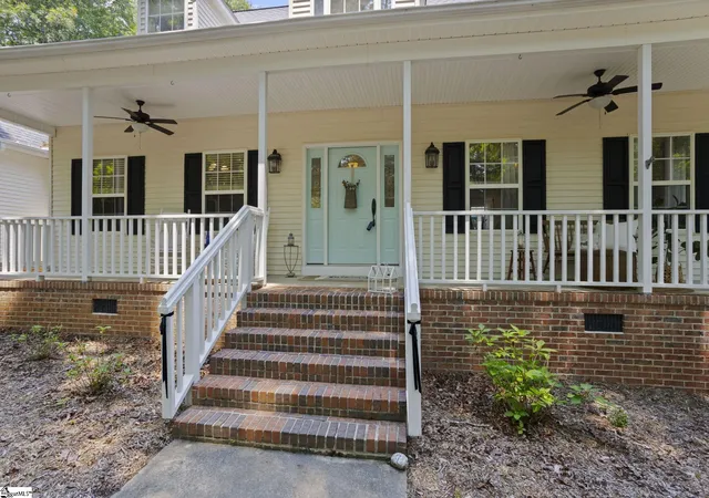 Photo 3 of Single family home for sale at 205 Manly Ct, Greer, SC 29651 | MLS# 1599480 | Listing updated on 2026-09-24