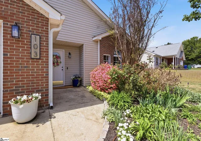 Photo 2 of Sale Pending at 103 Pink Blossom Ct, Greenville, SC 29607 | MLS# 1587755 | Listing updated on 2026-04-15