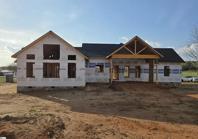 Photo 2 of Single family home for sale at 994 Bumblebee Ln, Wellford, SC 29385 | MLS# 1593981 | Listing updated on 2026-08-24