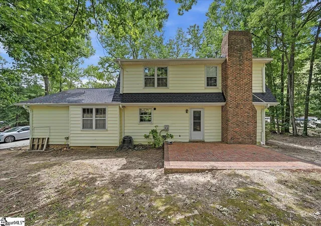 Photo 4 of Single family home for sale at 201 Crepe Myrtle Ct, Greenville, SC 29607 | MLS# 1596943 | Listing updated on 2026-08-18
