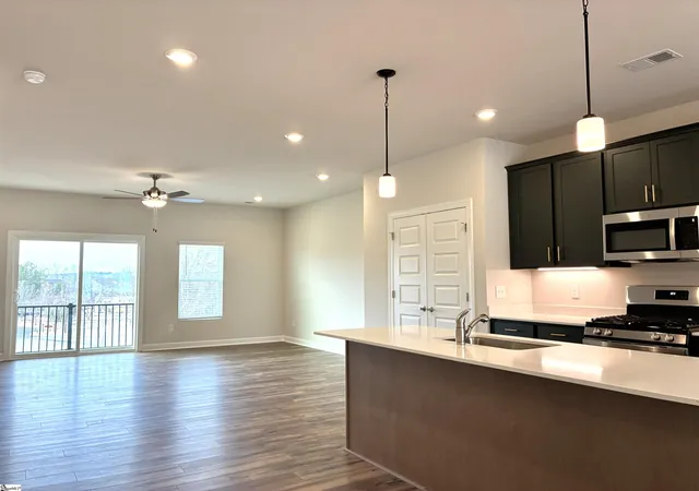 Photo 2 of Townhouse for sale at 7 Pikewood Ln, Greenville, SC 29607 | MLS# 1558545 | Listing updated on 2026-07-17