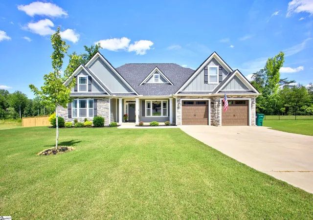 Photo 1 of Single family home for sale at 313 Blue Rock Ct, Travelers Rest, SC 29690 | MLS# 1595192 | Listing updated on 2026-09-19