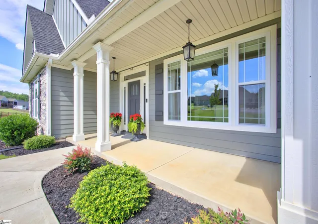 Photo 3 of Single family home for sale at 313 Blue Rock Ct, Travelers Rest, SC 29690 | MLS# 1595192 | Listing updated on 2026-09-19