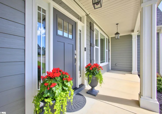 Photo 3 of Single family home for sale at 313 Blue Rock Ct, Travelers Rest, SC 29690 | MLS# 1595192 | Listing updated on 2026-09-19