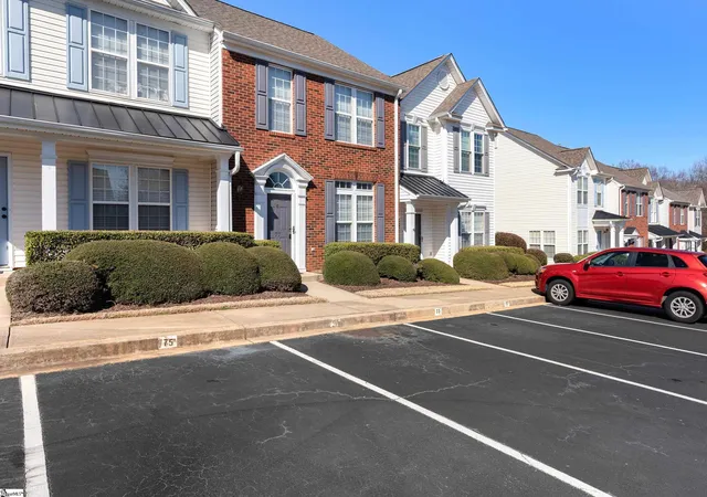 Homes for sale in Greer, SC | 77 Spring Crossing Cir, Greer, SC 29650 | MLS# 1595547
