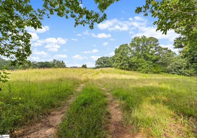 Photo 3 of Sale Pending at 1496 Dixon Rd, Laurens, SC 29360 | MLS# 1602165 | Listing updated on 2026-09-02