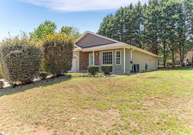 Homes for sale in Greer, SC | 400 Panther Ct, Greer, SC 29651 | MLS# 1593579