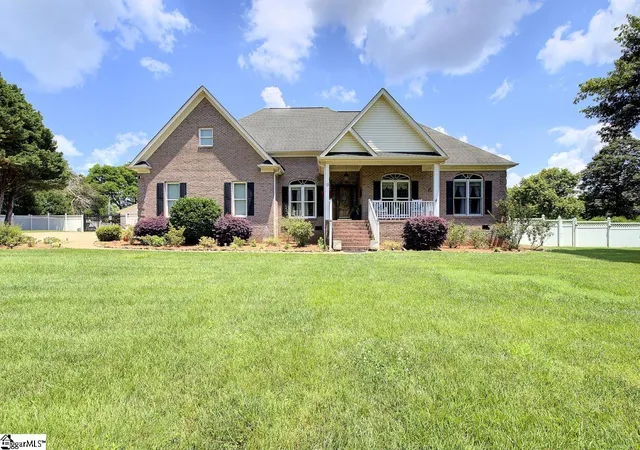 Photo 1 of Single family home for sale at 9 Montague Cir, Greenville, SC 29617 | MLS# 1596214 | Listing updated on 2026-09-16