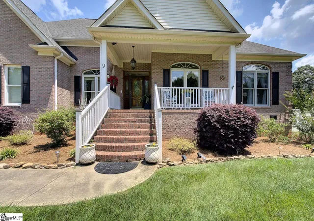 Photo 2 of Single family home for sale at 9 Montague Cir, Greenville, SC 29617 | MLS# 1596214 | Listing updated on 2026-09-16