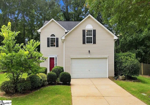 Photo 2 of Single family home for sale at 3 Old Hastings Ct, Mauldin, SC 29662 | MLS# 1600110 | Listing updated on 2026-09-11