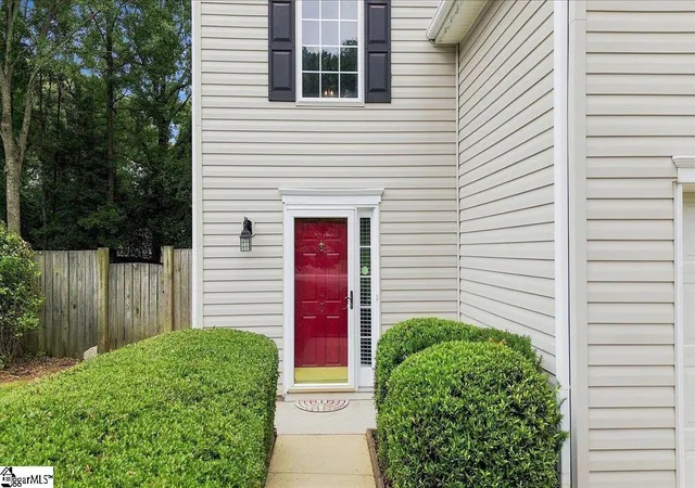 Photo 3 of Single family home for sale at 3 Old Hastings Ct, Mauldin, SC 29662 | MLS# 1600110 | Listing updated on 2026-09-11