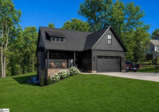 Photo 2 of Single family home for sale at 26 Birch Tree Rd, Greer, SC 29651 | MLS# 1579845 | Listing updated on 2026-07-11