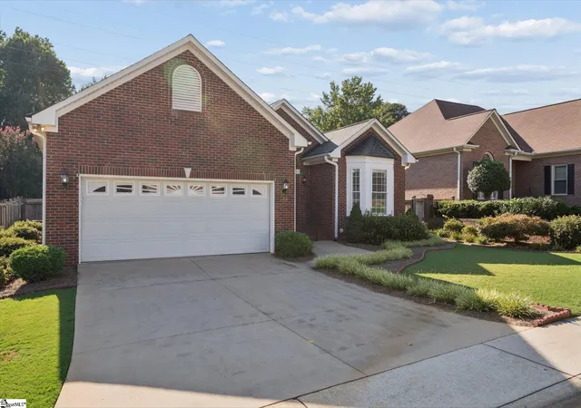 Photo 3 of Single family home for sale at 128 Windstone Dr, Greenville, SC 29615 | MLS# 1601557 | Listing updated on 2026-08-21