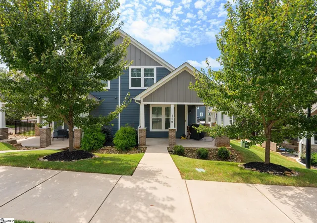 Photo 2 of Townhouse for sale at 550 Twin Lake Rd, Greenville, SC 29609 | MLS# 1600788 | Listing updated on 2026-08-28