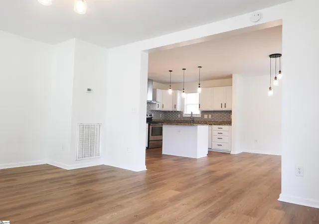 3rd image of 12 Fleming St, Greenville, SC 29607 | MLS# 1597515