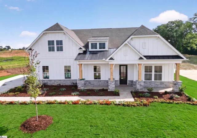 Homes for sale in Simpsonville, SC | 700 Timber Grove Dr, Simpsonville, SC 29681 | MLS# 1585584