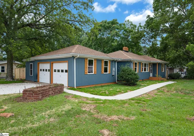 Photo 2 of Single family home for sale at 1010 Log Shoals Rd, Mauldin, SC 29662 | MLS# 1594141 | Listing updated on 2026-08-28