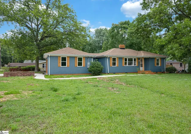 Photo 3 of Single family home for sale at 1010 Log Shoals Rd, Mauldin, SC 29662 | MLS# 1594141 | Listing updated on 2026-08-28