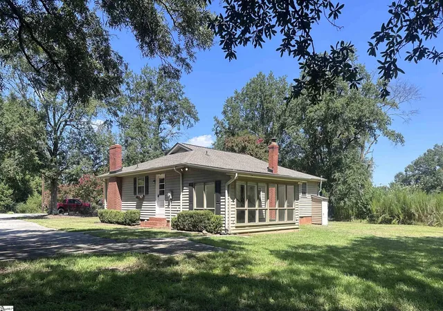 Photo 2 of Single family home for sale at 1148 Miller Rd, Greenville, SC 29607 | MLS# 1601817 | Listing updated on 2026-09-10