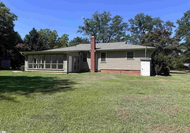 Photo 3 of Single family home for sale at 1148 Miller Rd, Greenville, SC 29607 | MLS# 1601817 | Listing updated on 2026-09-10