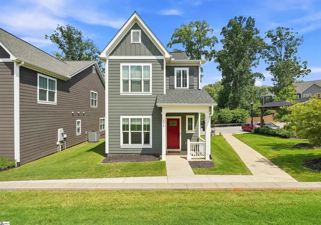 Photo 2 of Single family home for sale at 134 Lilia Hill Cir, Greenville, SC 29607 | MLS# 1600182 | Listing updated on 2026-09-04