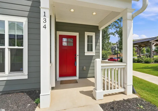 Photo 2 of Single family home for sale at 134 Lilia Hill Cir, Greenville, SC 29607 | MLS# 1600182 | Listing updated on 2026-09-04