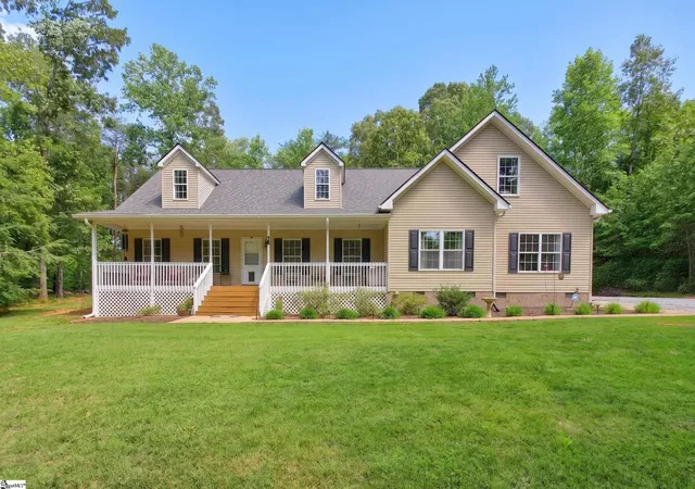 Homes for sale in Travelers Rest, SC | 208 Valley Rd, Travelers Rest, SC 29690 | MLS# 1595413
