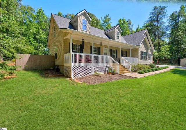 Homes for sale in Travelers Rest, SC | 208 Valley Rd, Travelers Rest, SC 29690 | MLS# 1595413
