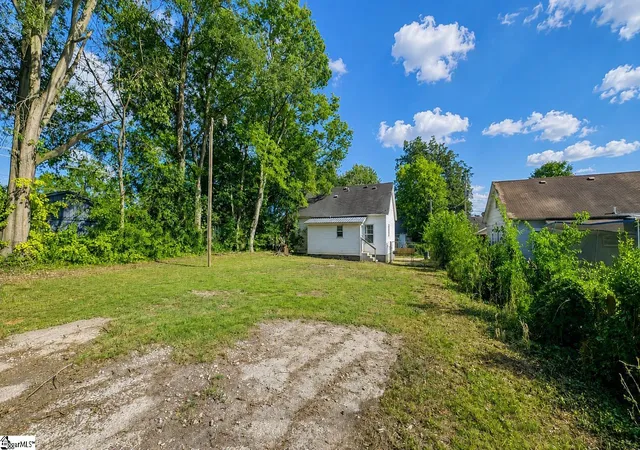 Photo 15 of Single family home for sale at 6 9th St, Greenville, SC 29611 | MLS# 1601320 | Listing updated on 2026-08-21