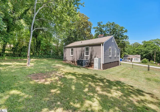 Homes for sale in Greenville, SC | 206 Griffin Dr, Greenville, SC 29607 | MLS# 1591837