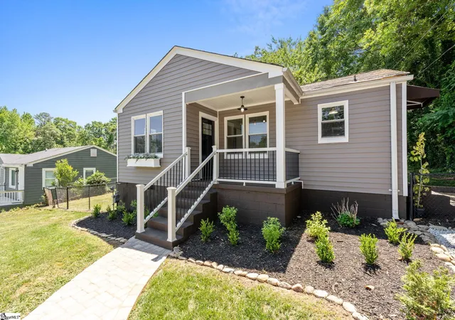Homes for sale in Greenville, SC | 206 Griffin Dr, Greenville, SC 29607 | MLS# 1591837