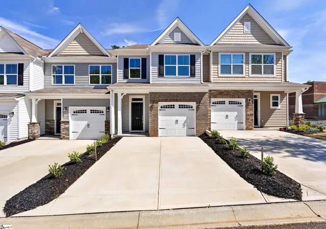 Townhouse for sale at 52 Fair Village Ln, Simpsonville, SC 29680 | MLS# 1600606