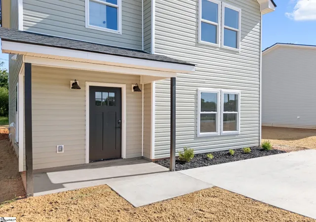 Photo 3 of Single family home for sale at 706 Laurel St, Honea Path, SC 29654 | MLS# 1593796 | Listing updated on 2026-09-08