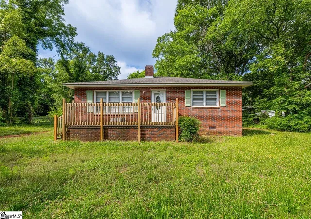 Photo 1 of Single family home for sale at 157 Hampton St, Wellford, SC 29385 | MLS# 1594606 | Listing updated on 2026-08-13
