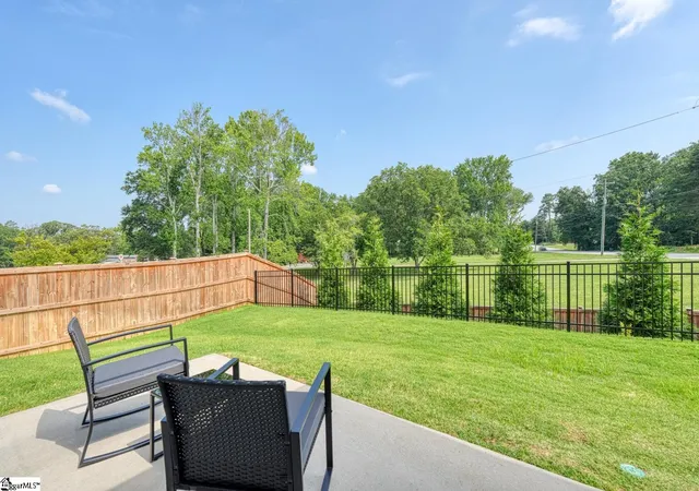 Photo 3 of Single family home for sale at 201 Tyrian Dr, Greenville, SC 29607 | MLS# 1596550 | Listing updated on 2026-07-12