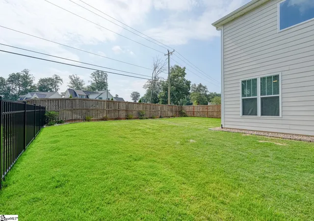 Photo 4 of Single family home for sale at 201 Tyrian Dr, Greenville, SC 29607 | MLS# 1596550 | Listing updated on 2026-07-12