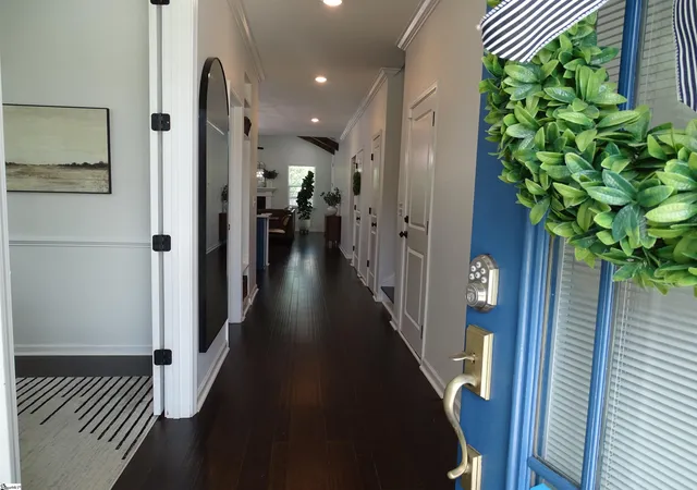 Photo 3 of Single family home for sale at 200 Armitage Wy, Taylors, SC 29687 | MLS# 1600808 | Listing updated on 2026-09-11